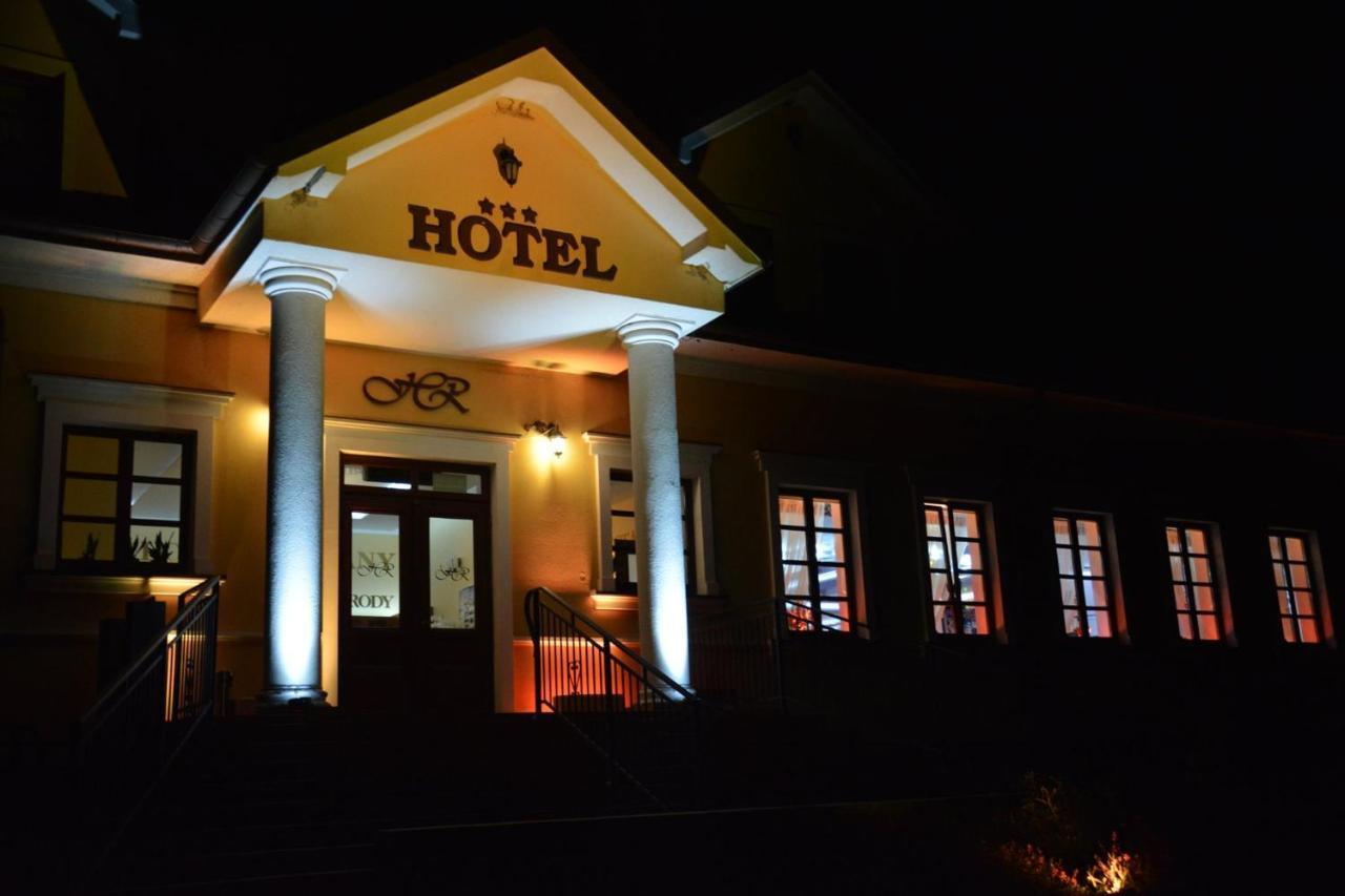 Hotel Rytwiany Exterior photo